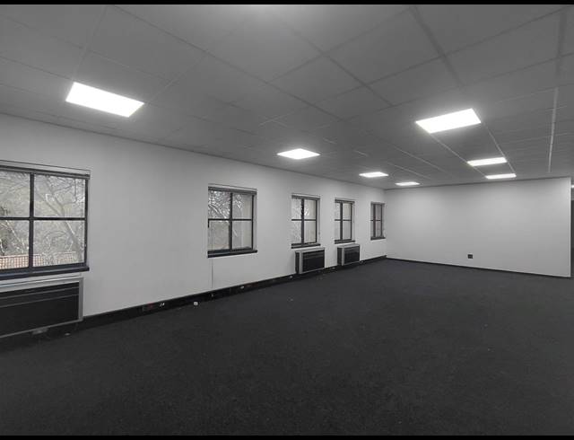 291M² OFFICE TO LET IN EPSOM DOWNS